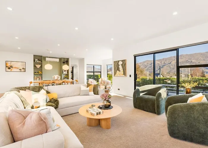 Modern With Mountain Views * Wanaka