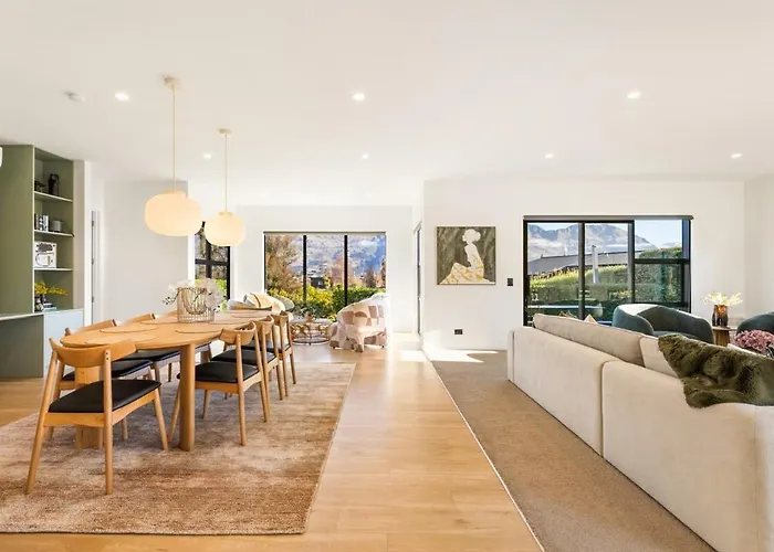 Modern With Mountain Views Ferienhaus *